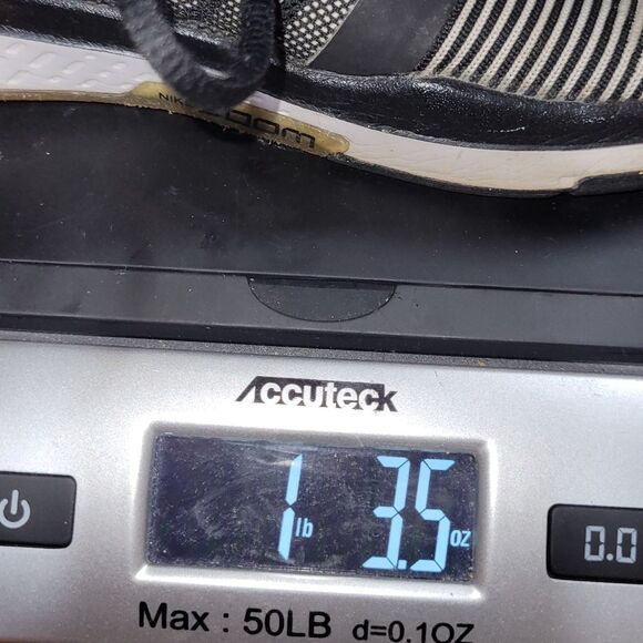 Nike Size 11 Men's Black and White Running Shoes - Picture 6 of 6